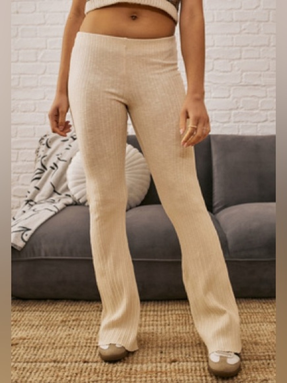 Urban Outfitters Beige Ribbed Knit Flare Leggings stretch small brown beige fall